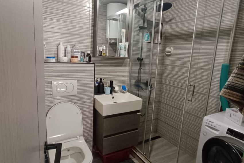 2bed7a44-cee5-4d47-a987-c3c58aa3b06b