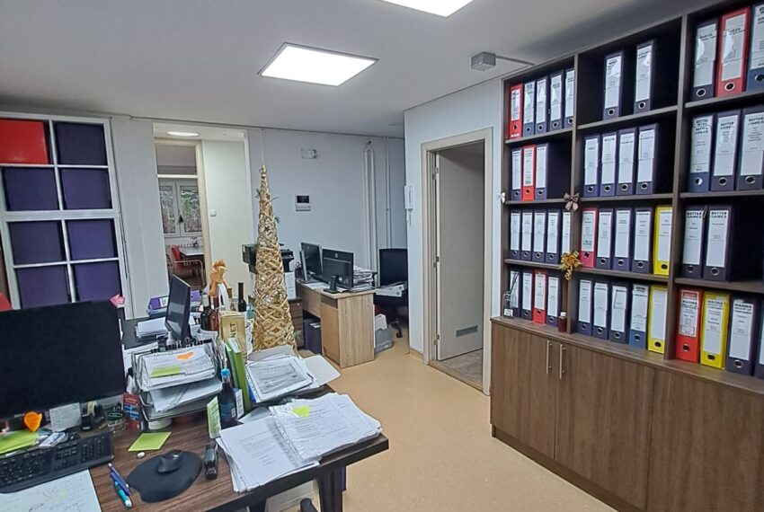 IMG-0b4e7f68bfc51c299e35506291efa285-V